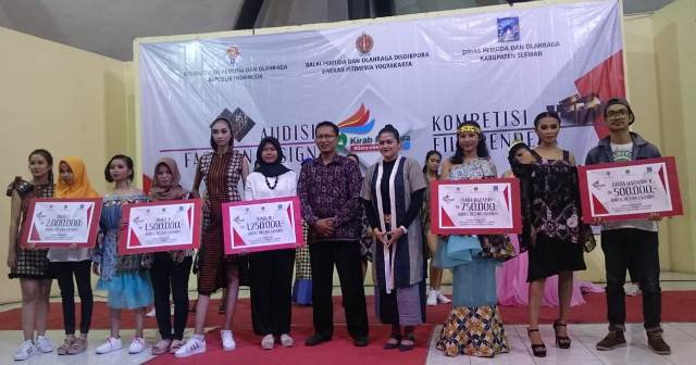 Eksistensi Mahasiswi Prodi Tata Busana Di Lomba Fashion Design Kirab Pemuda 2018
